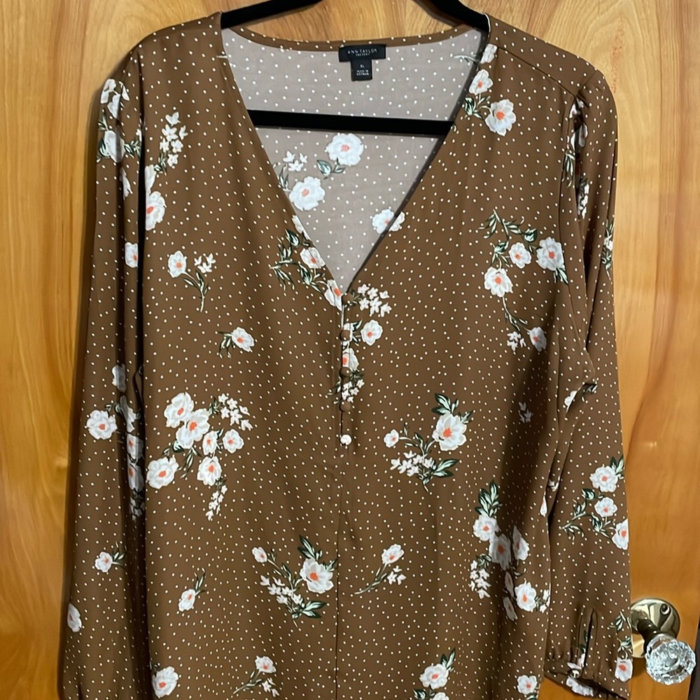 Brown polka dots long sleeve shirt. Ann Taylor. Size XL. Gently worn.